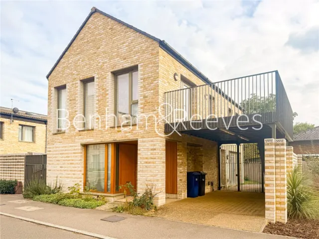 Farnsworth Drive, Edgware, HA8, photo 1