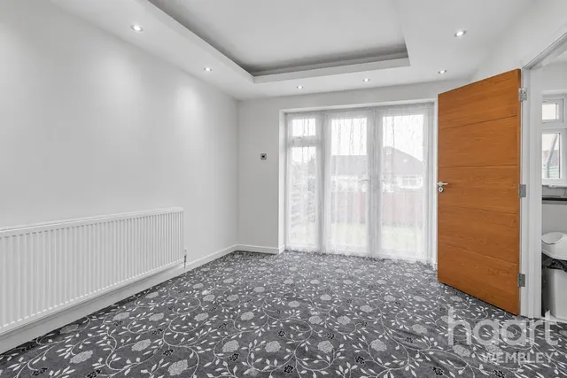 NW9, photo 3