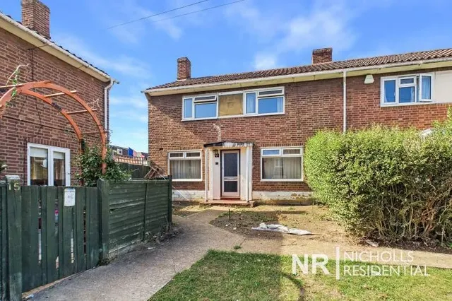 Willcocks Close, Chessington, KT9, photo 1
