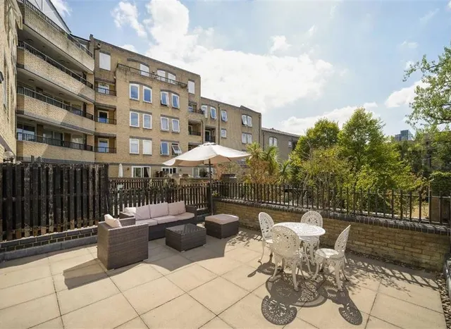 Hooper Street, Aldgate East, E1, photo 1