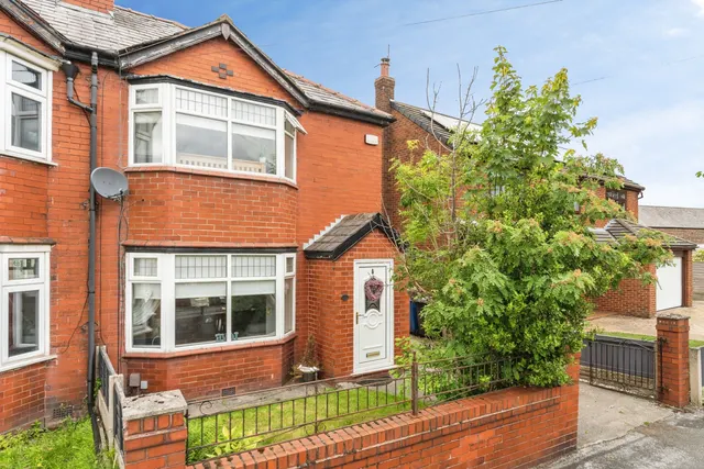 Hallows Avenue, Warrington, WA2, photo 1