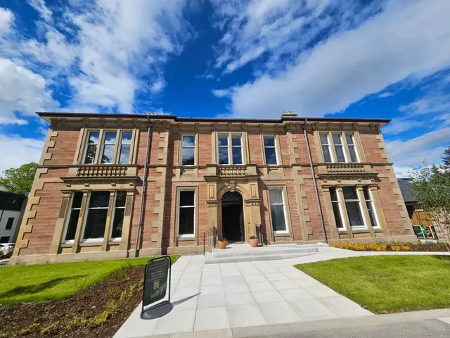 Photo 3 — Drummond Hill, Inverness, Highland, IV2 4JZ