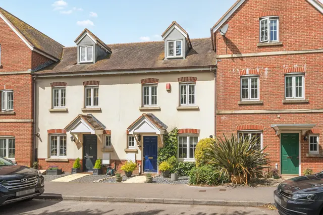 Victoria Way, Liphook, GU30, photo 1