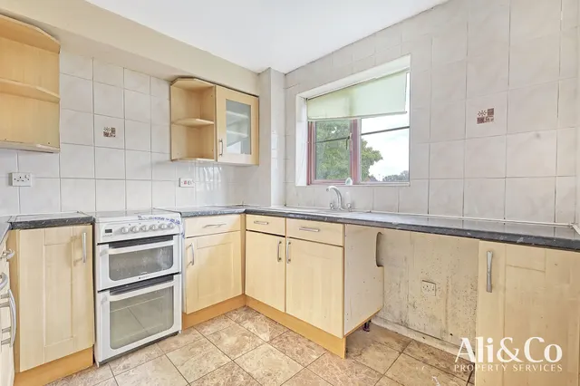 Photo 3 — Argent Street, Grays, Essex, RM17 6RR