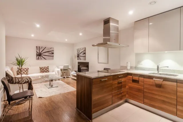 Bromyard Avenue, London, W3, photo 2