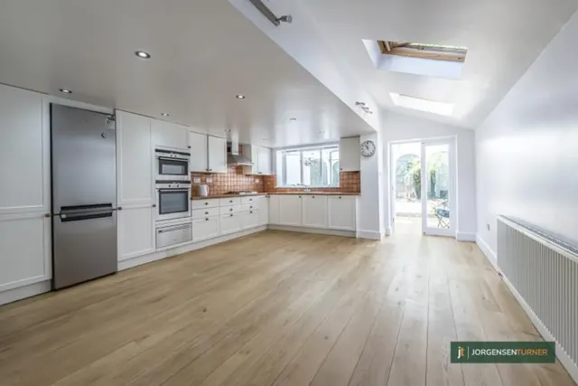 Bloemfontein Avenue, Shepherds Bush, W12, photo 1