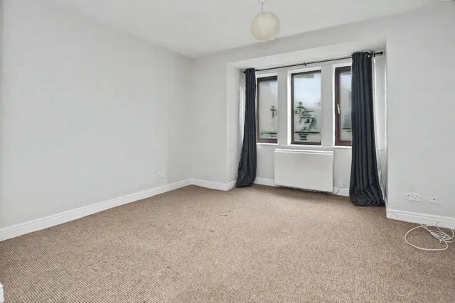 Clifton Place, Pudsey, LS28, photo 2
