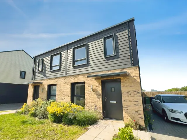 Cracknell Close, Huntingdon, PE29, photo 1