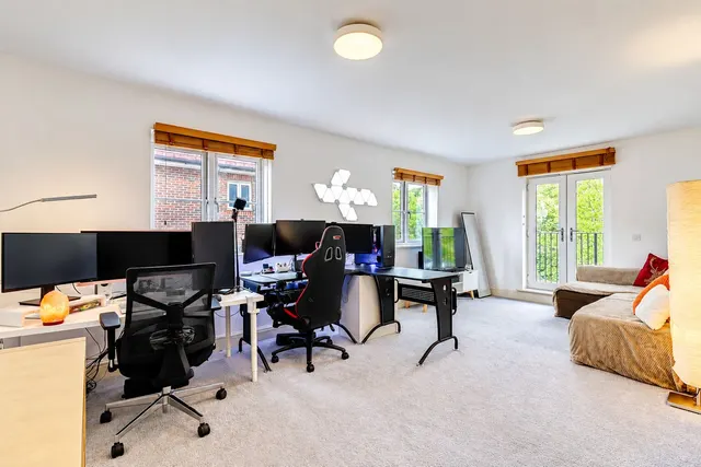 Freer Crescent, High Wycombe, HP13, photo 3
