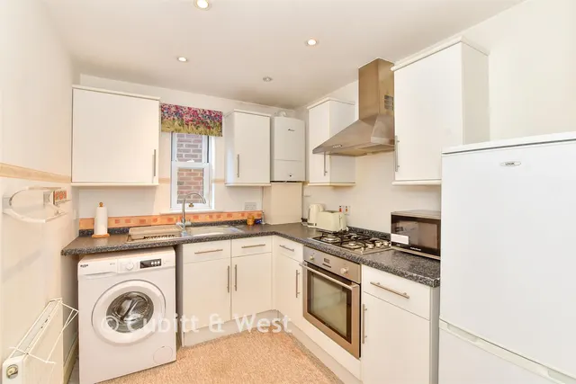 Hambledon Road, Waterlooville, PO7, photo 3