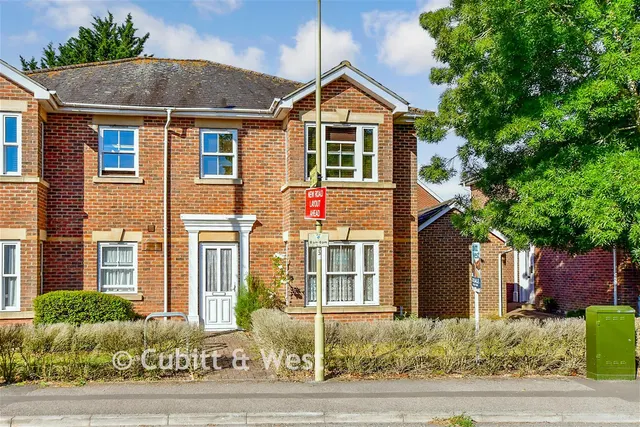 Hambledon Road, Waterlooville, PO7, photo 1