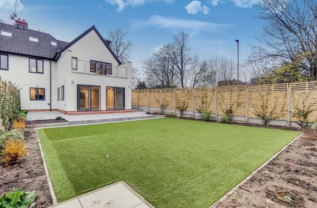 Bridge Lane, London, NW11, photo 1