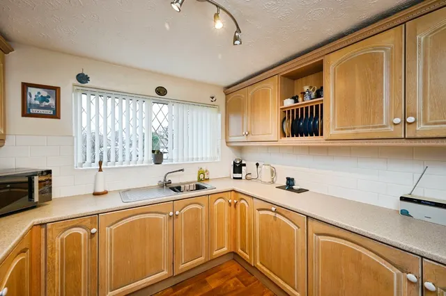Photo 3 — Beverley Close, Rainworth, Mansfield, Nottinghamshire, NG21