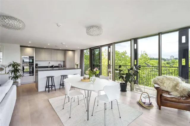 Lower Guinea Street, Bristol, Somerset, BS1 6QX, photo 1