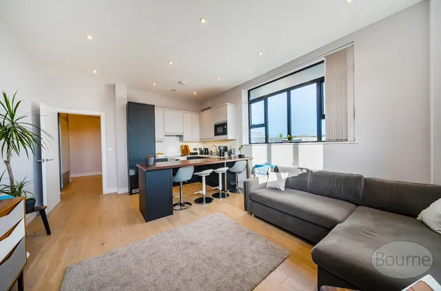 Albert Drive, Woking, GU21, photo 2