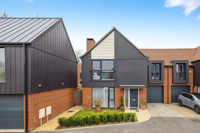 Stillwater Close, Cranleigh, GU6, photo 3