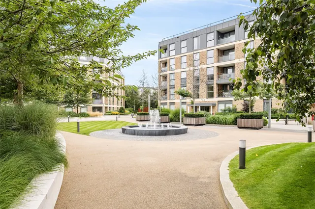 Levett Square, TW9, photo 1
