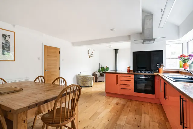 Hollis Wood Drive, Wrecclesham, GU10, photo 2