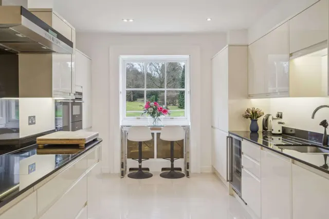 Photo 3 — Missenden Road, Amersham, Buckinghamshire, HP7 0RL