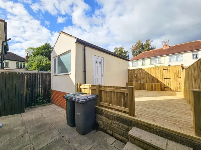 Birchwood Road, Low Utley, BD20, photo 1