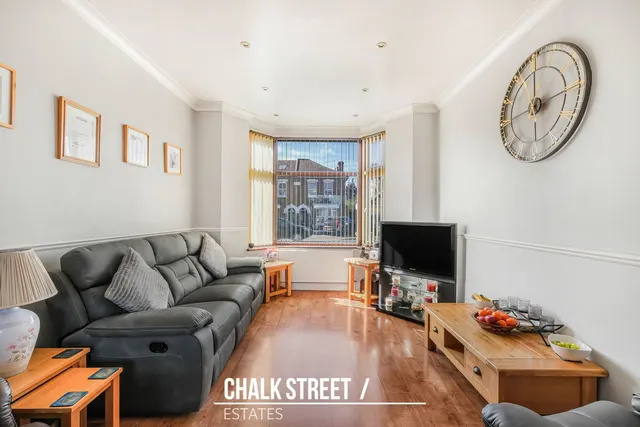 Photo 2 — Havering Road, Romford, RM1 4QU