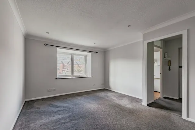 The Willows, Redhill, RH1, photo 2