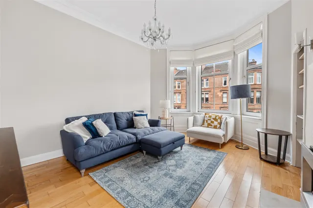 Photo 3 — 2/3 105 Clarence Drive, Hyndland, G12 9RW