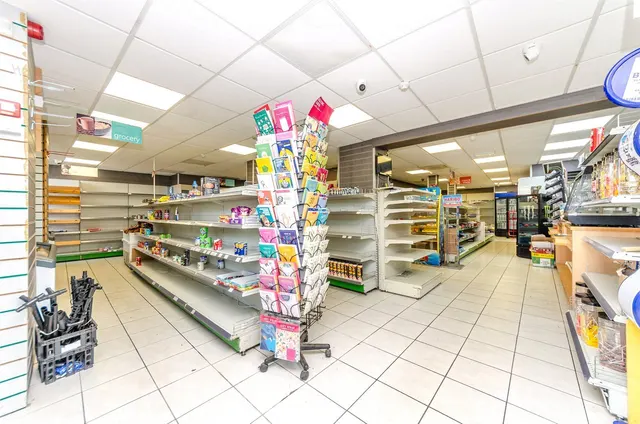 Mostyn Avenue, Llandudno, LL30, photo 2