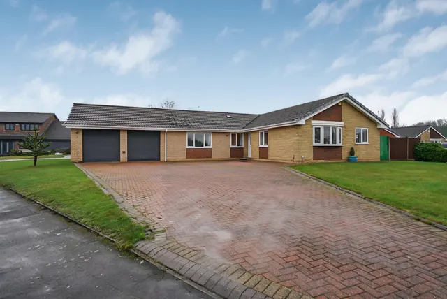 Redwaters, Leigh, WN7 1JD, photo 1