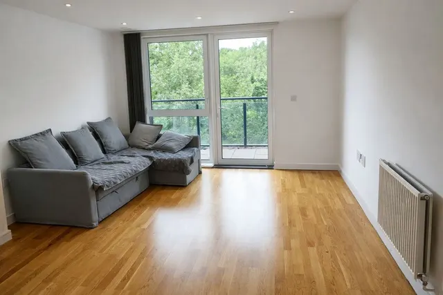 Photo 3 — Brunel Court Green Lane, Edgware HA8 8YT