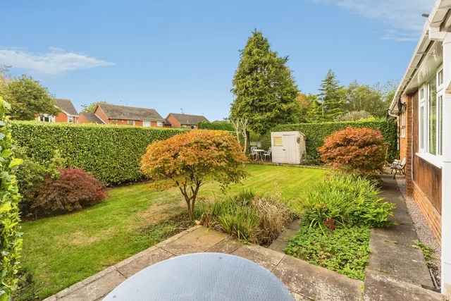 Hollyfield, Gresford, LL12, photo 3