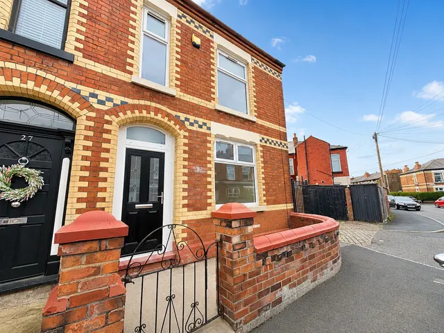 Aberdeen Crescent, Edgeley, SK3, photo 1