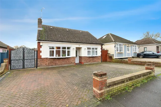 Gordon Road, Basildon, Essex, SS14, photo 1