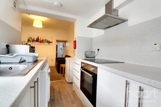 Thyra Grove, Beeston, NG9, photo 2
