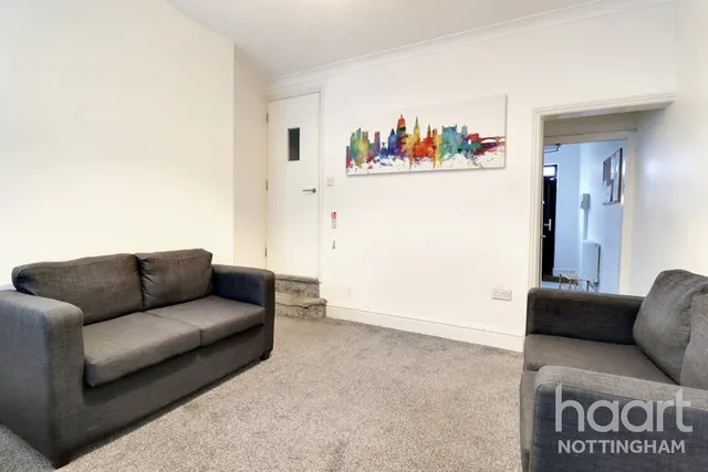 Thyra Grove, Beeston, NG9, photo 3
