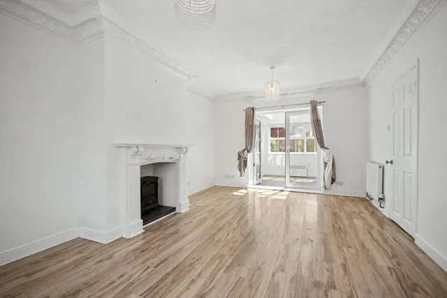 Field View Cottages, Featherstone, WF7, photo 1