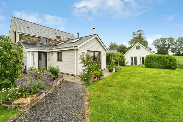 Harrolds Farm, Kilgetty, SA68, photo 1