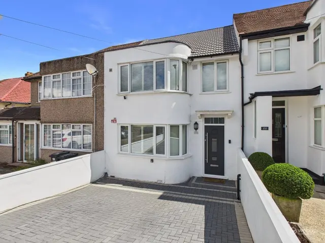 Benhurst Gardens, South Croydon, photo 1