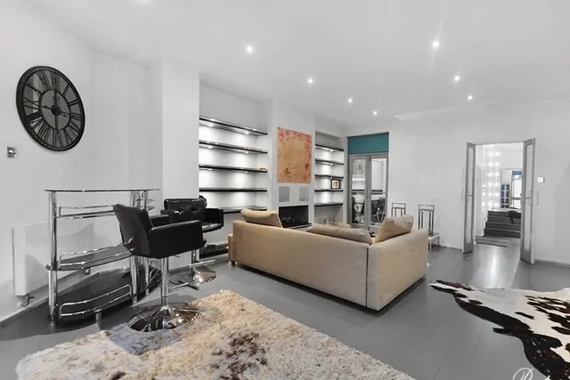 Photo 2 — Bramham Gardens Earls Court SW5