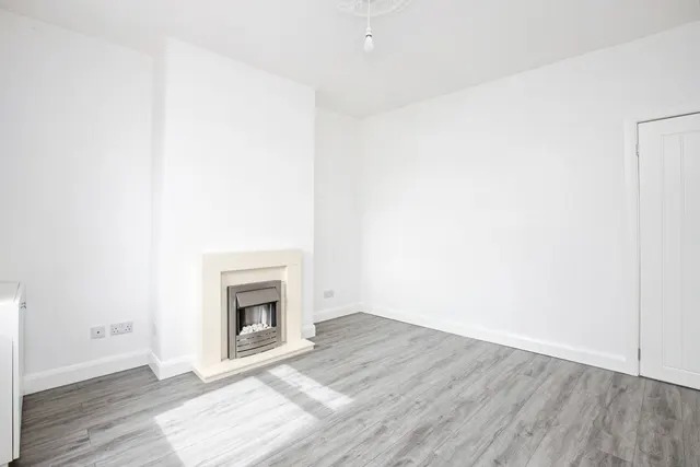 Photo 3 — Mansfield Road, SUTTON-IN-ASHFIELD, Nottinghamshire, NG17