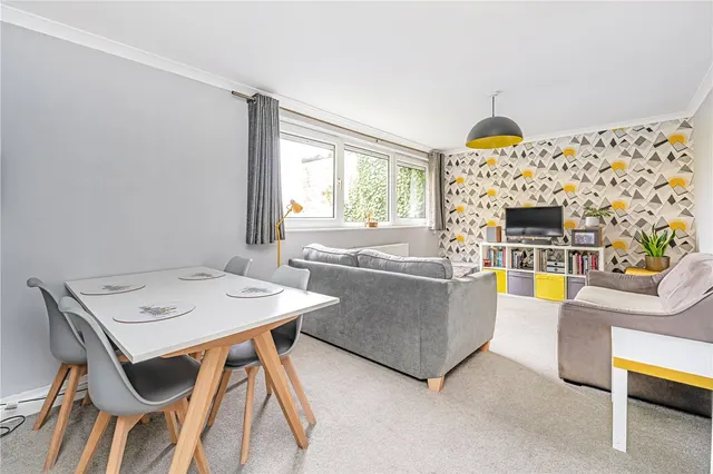 Photo 3 — Fairlight, Uxbridge Road, Hampton, TW12 1SN