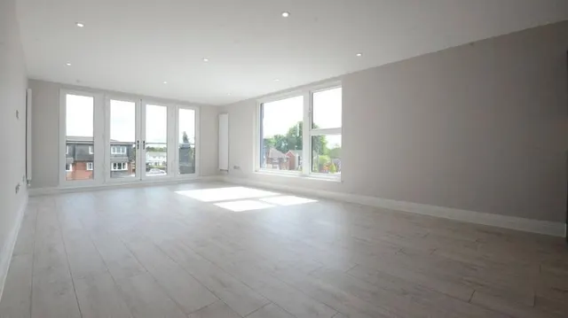 Kings Road, Fleet, GU51, photo 2