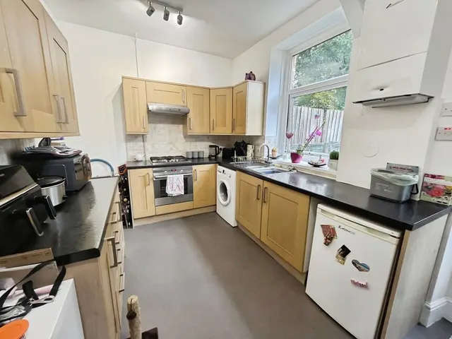 Stanyforth Street, Hadfield, SK13, photo 3