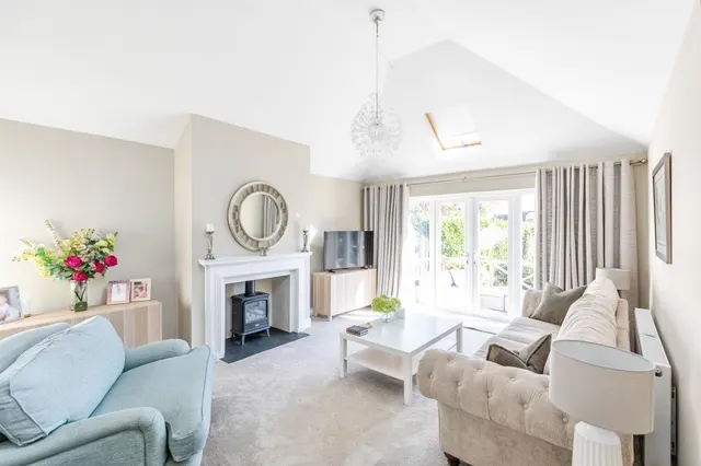 Earls Barton Road, Mears Ashby, NN6, photo 2