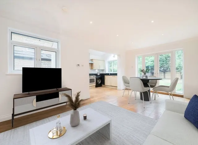 Hopton Road, Streatham, SW16, photo 3