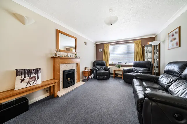 Cranham Avenue, Billingshurst, RH14, photo 2