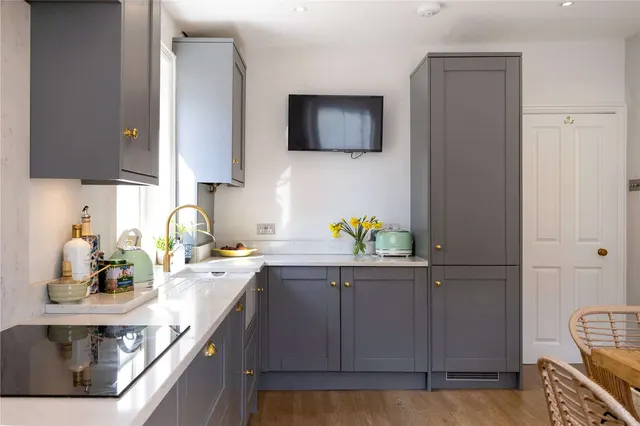 Photo 3 — Harbledown Road, Fulham, London, SW6 5TP
