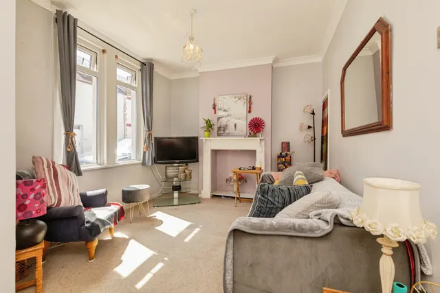 Bradley Crescent, Bristol, BS11, photo 3