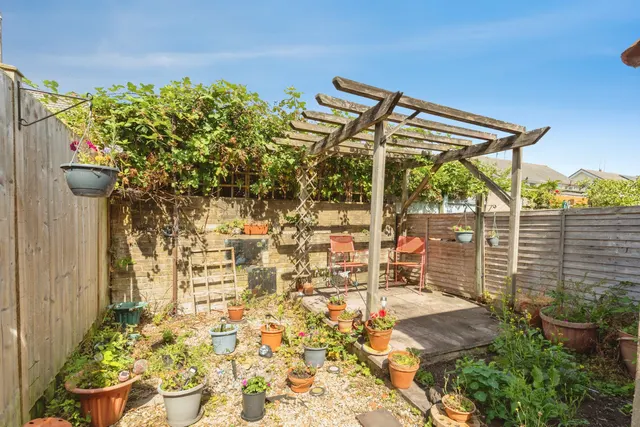 Bradley Crescent, Bristol, BS11, photo 2
