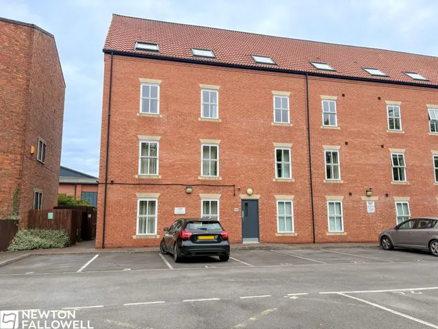 Carolgate Court, Retford, DN22, photo 1